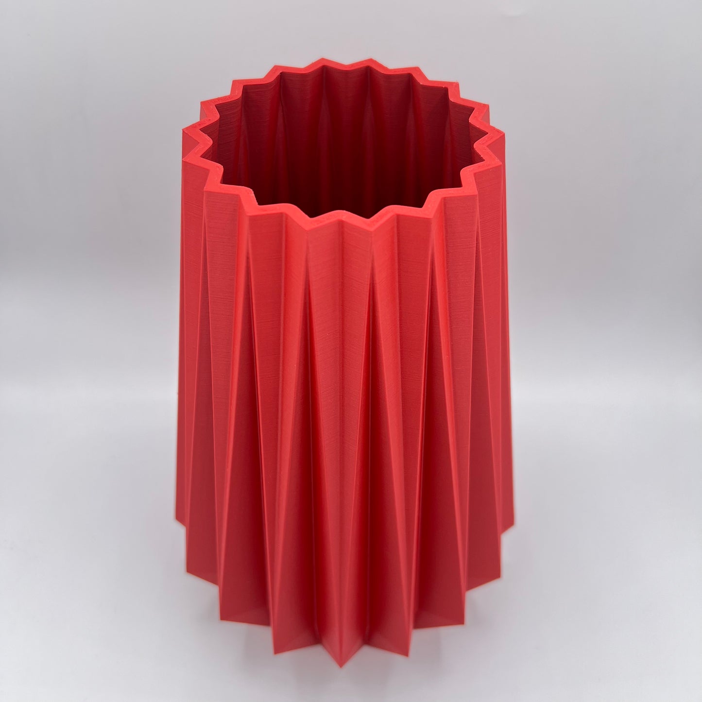 Vase "Yolande", Design audacieux et raffiné