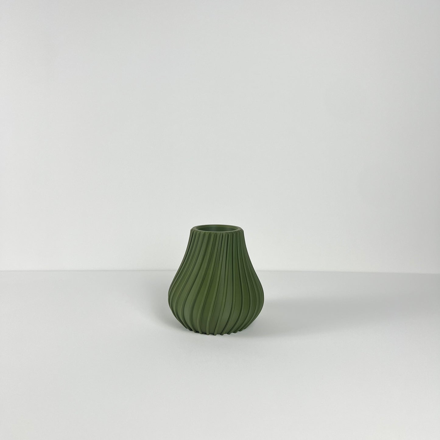 Vase "Houdini", Design sculptural et hypnotique