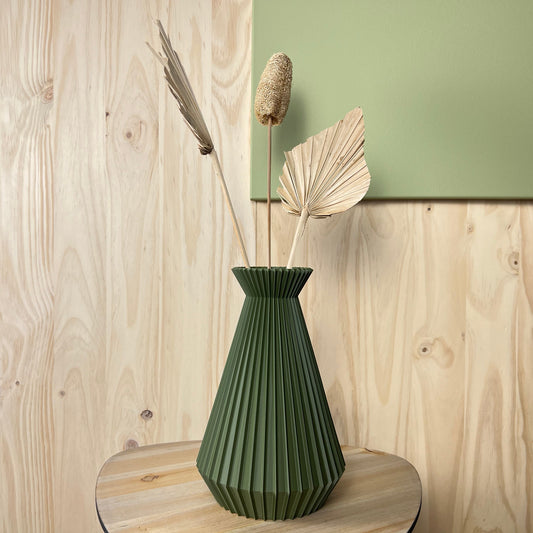 Vase "Roger", Design sculptural et saisissant