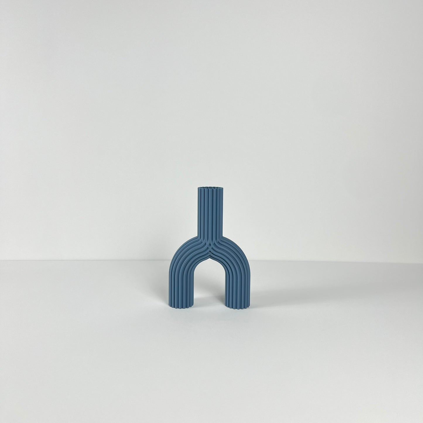 Vase pont "rétro", Design vintage et sculptural