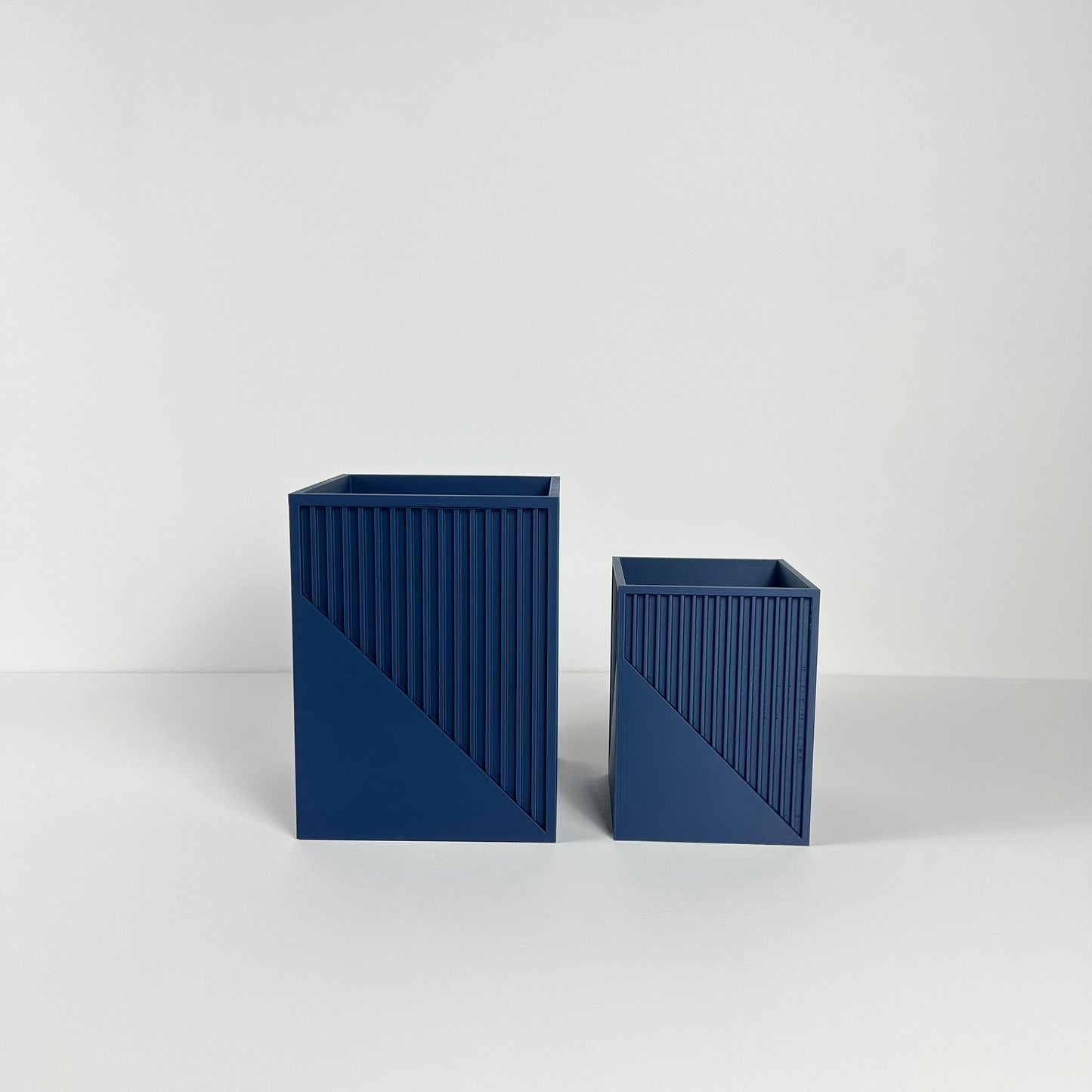 Vase "Stéphanie", Design géométrique et minimaliste