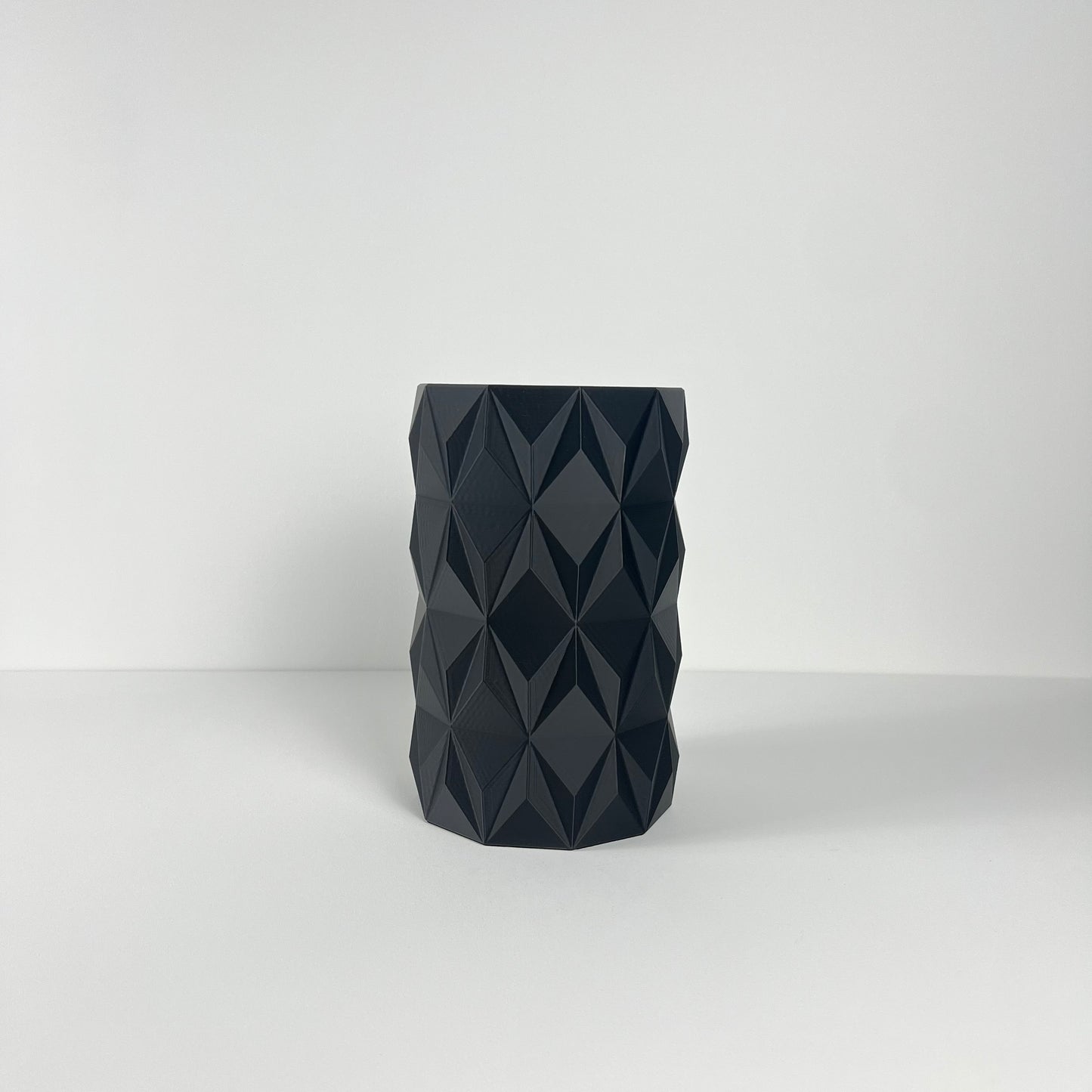 Vase Lilou, Design géométrique