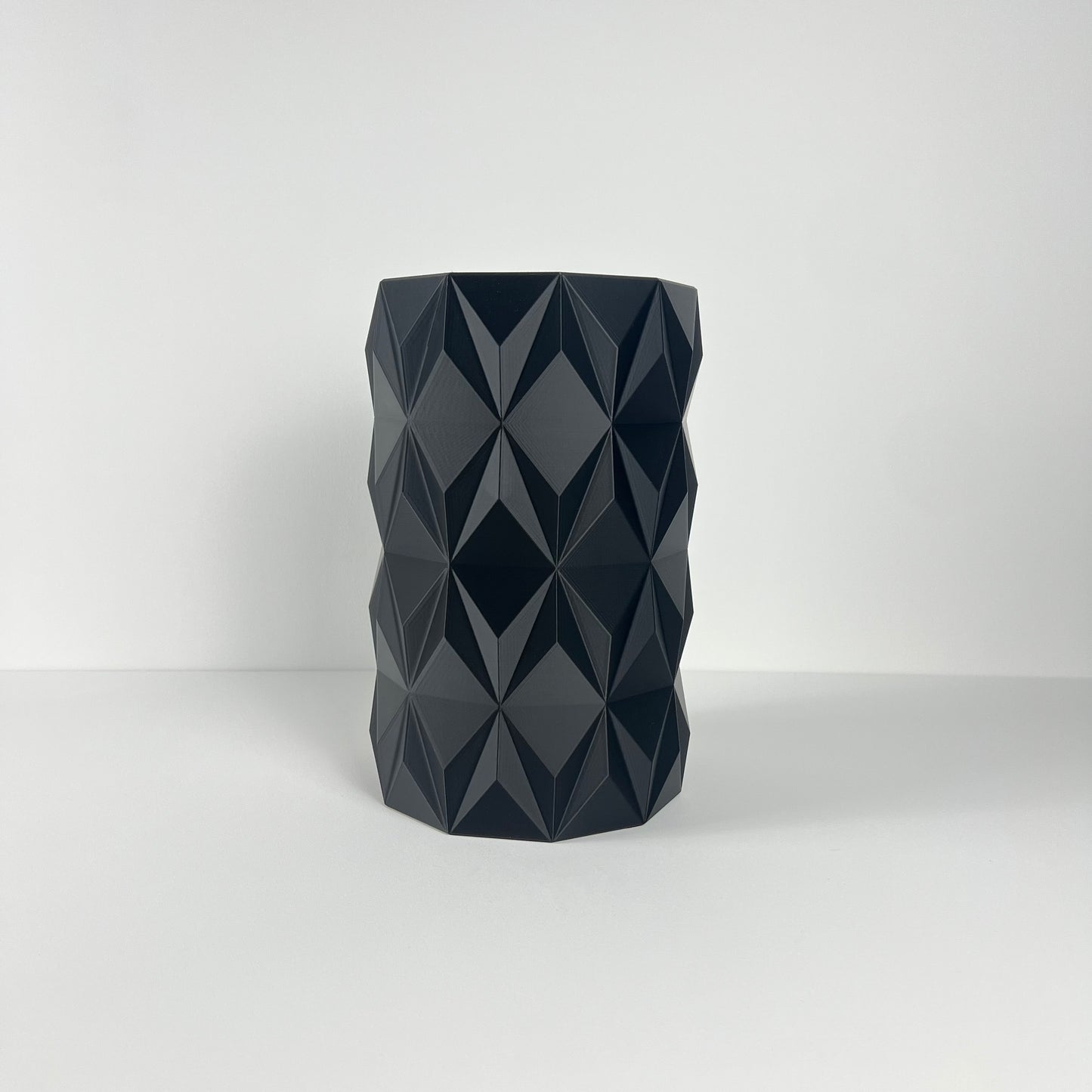 Vase Lilou, Design géométrique